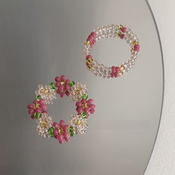 ピンク　ホワイト　花　ビーズ　編み指輪　リング　２枚セット 2枚目の画像