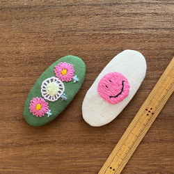 刺繍パッチンピン  2個セット  にこちゃん  お花 2枚目の画像