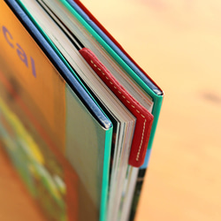 色違いで欲しくなる　ハートの本革ブックマーク シュリンクレザーの栞（しおり）. 3枚目の画像