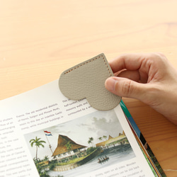 色違いで欲しくなる　ハートの本革ブックマーク シュリンクレザーの栞（しおり）. 18枚目の画像