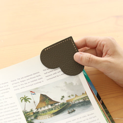 色違いで欲しくなる　ハートの本革ブックマーク シュリンクレザーの栞（しおり）. 19枚目の画像