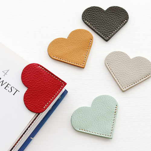 色違いで欲しくなる ハートの本革ブックマーク シュリンクレザーの栞
