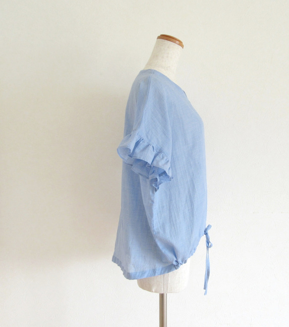 Blue* フリル袖のドロストブラウス 2枚目の画像