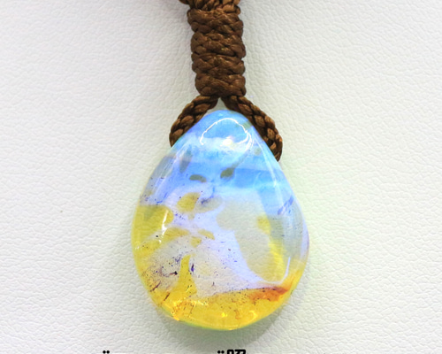 メキシコ産ブルーアンバー（琥珀） 穴あきタンブル④ kaseki36