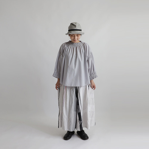 ラスト1 SALE フリル ゴムギャザー スタンド襟 スモック ブラウス