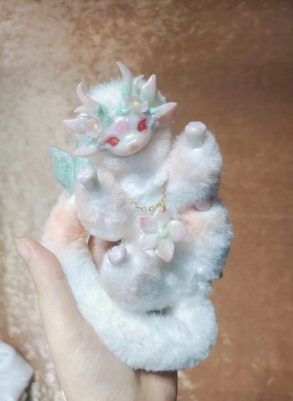 不思議な動物,ドラゴン桃華の霊 