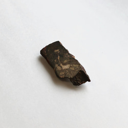 【一点もの】 アイアンタイガー 鉱物原石ブローチ 天然石 アクセサリー (No.2155) 4枚目の画像