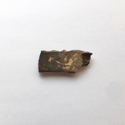 【一点もの】 アイアンタイガー 鉱物原石ブローチ 天然石 アクセサリー (No.2155) 1枚目の画像
