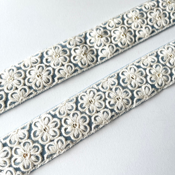 【*68cm】インド刺繍リボン ライトブルーxホワイト　ネット　GN433 2枚目の画像