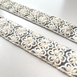 【*68cm】インド刺繍リボン ライトブルーxホワイト　ネット　GN433 4枚目の画像