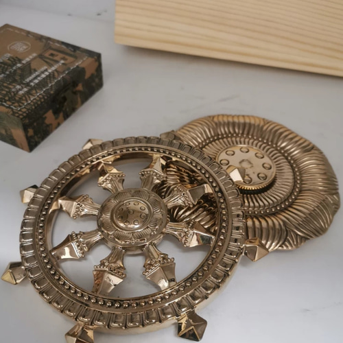 仏教法器 真言宗 回転法輪 輪宝·輪羯台セット 密教法具 チベット 仏教法器 真言宗 回転法輪 輪宝·輪羯台セット 密教法具 チベット
