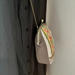 【帆布】刺繍リボンのがま口ポシェット☆オーバル型(スリム) 3枚目の画像