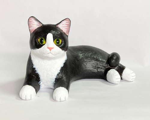 南米アルゼンチン 作家物 ハチワレ 猫の置物 黒と白 陶器製