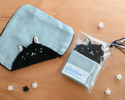 ネーム入れ、名入れ可♪mini黒ねこちゃん タオルハンカチ（黒×シルバー
