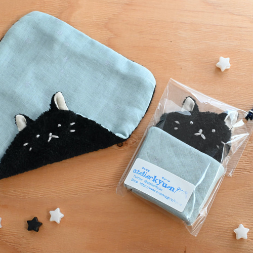 ネーム入れ、名入れ可♪mini黒ねこちゃん タオルハンカチ（黒×シルバー