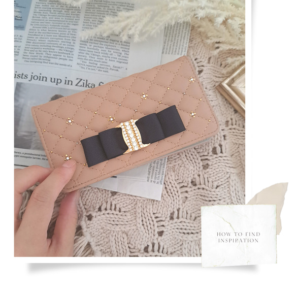 ＼ほぼ全機種対応／キルティング ビッグリボン の 高級24金スワロフスキーデコレーション 手帳型スマホケース　ベージュ 3枚目の画像