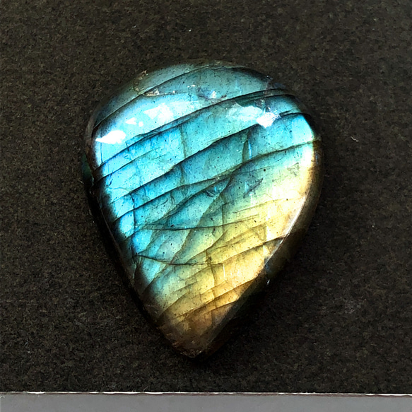 ラブラドライト[609] 29x23mm 36Cts　ルース ／天然石 ／ カボション 1枚目の画像