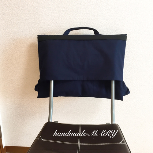 イニシャルネイビーのオシャレな防災頭巾カバー背もたれタイプ 防災