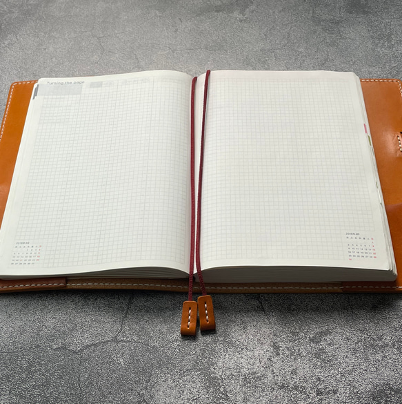 【手縫】ほぼ日手帳カズン用キャメル色本革A5手帳カバー（バタフライストッパー）2本しおり付き        Ω 人気・おすすめ｜使いやすい・旅行におすすめ 品質保証 全国発送 正規品・日本国内発送・安心保証付き