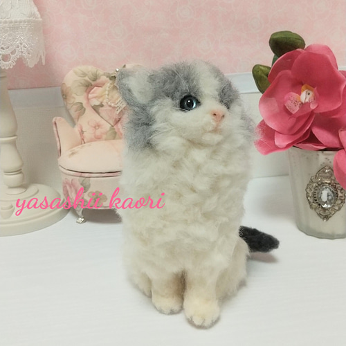 高質で安価 羊毛フェルト猫 子猫 ラグドール マンチカン系 猫のぬいぐるみ 羊毛フェルト