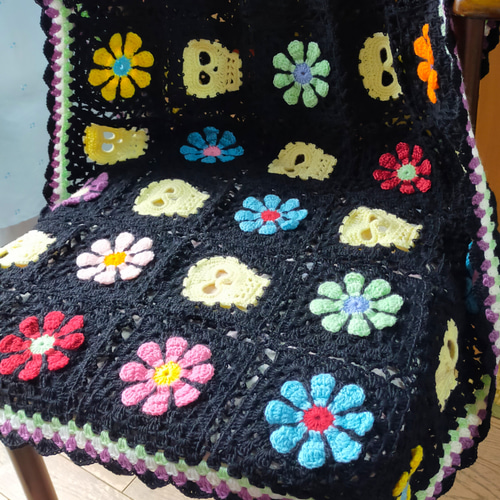 モチーフ編み　大判ブランケット　マルチカバー　グラニースクエア グラニースクエアモチーフ編み大判ブランケットマルチカバー