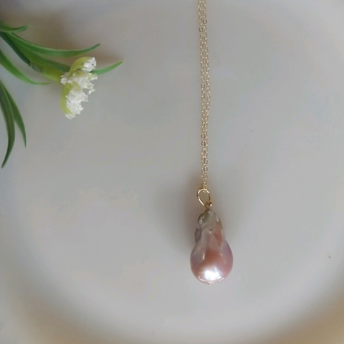 レアカラー❢ 大粒18~25mmバロックパールのペンダントトップ（モーブ