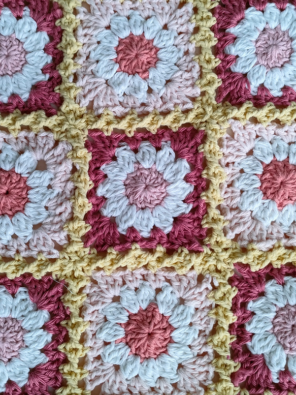 クロシェ編み　お花モチーフ　トートバッグ　手編み　モチーフ編み　セカンドバッグ　編みバッグ　レース編み　フラワー 3枚目の画像