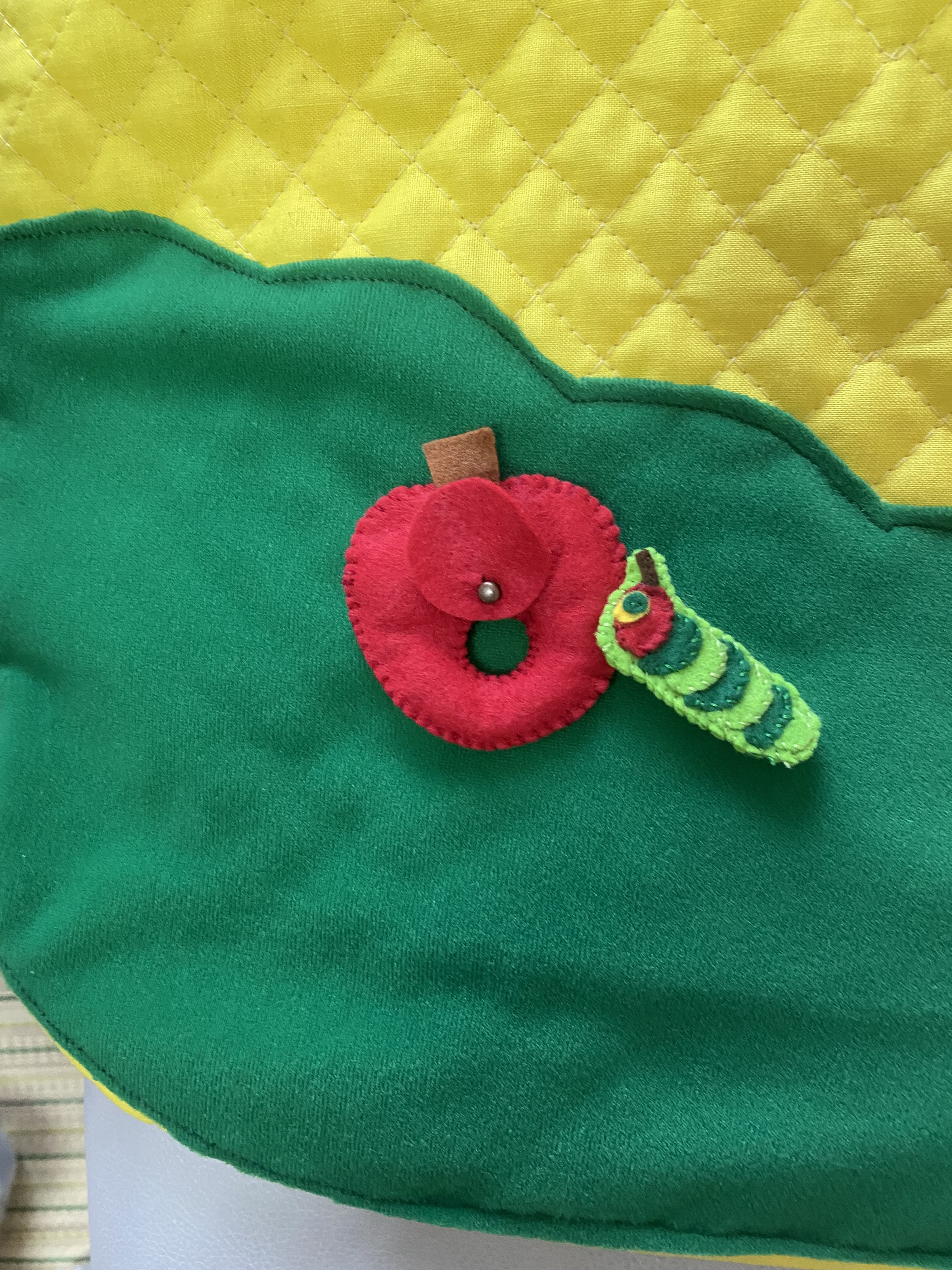 エプロンシアターあおむしさん