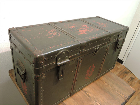 レアな医療箱 アンティーク家具 大日本帝国 戦争グッズ 旧日本軍 ミリタリー オブジェ 鉄の箱 リメイク家具 2枚目の画像