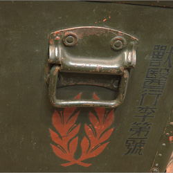 レアな医療箱 アンティーク家具 大日本帝国 戦争グッズ 旧日本軍 ミリタリー オブジェ 鉄の箱 リメイク家具 4枚目の画像