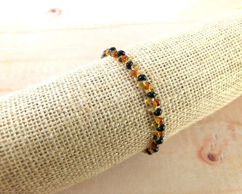 まが玉ビーズのブレスレット ブレスレット Wakame 通販 14415299