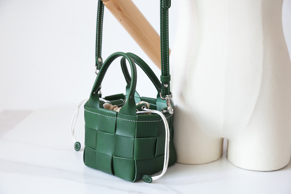 帆布 x 皮革拼接真皮編織手提包單肩托特包抽繩包單肩包 第15張的照片