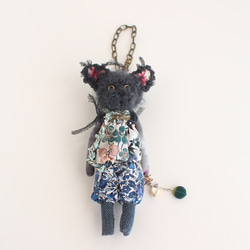 黒猫のミニぬいぐるみ リバティ YUWA 14cm バックチャーム付き 10枚目の画像