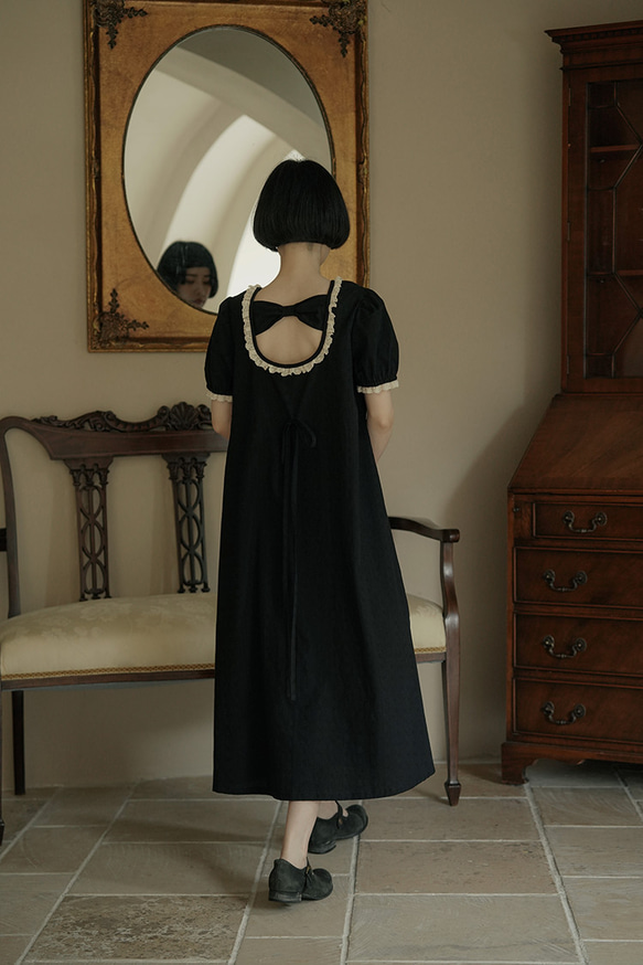 黑色 日系後背蝴蝶結镂空短袖燈籠袖洋裝 圓領高腰系帶A字小黑裙 第12張的照片