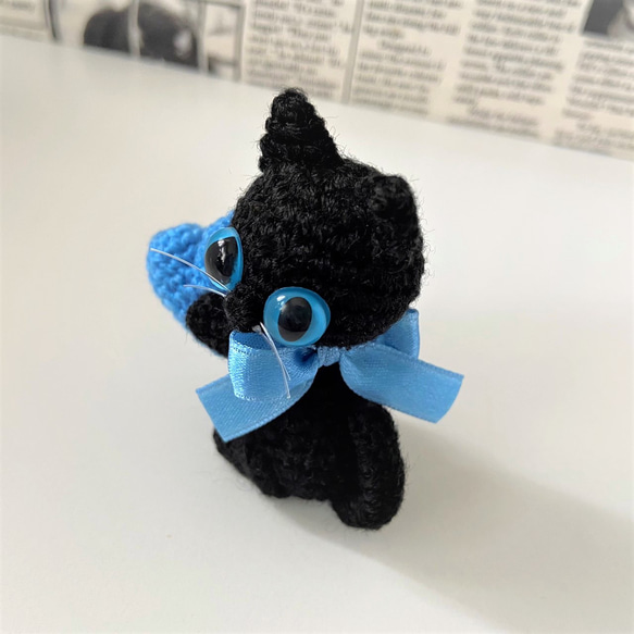 リボン黒猫の選べるハート♡スカイブルー♡編みぐるみ☆受注製作品 3枚目の画像