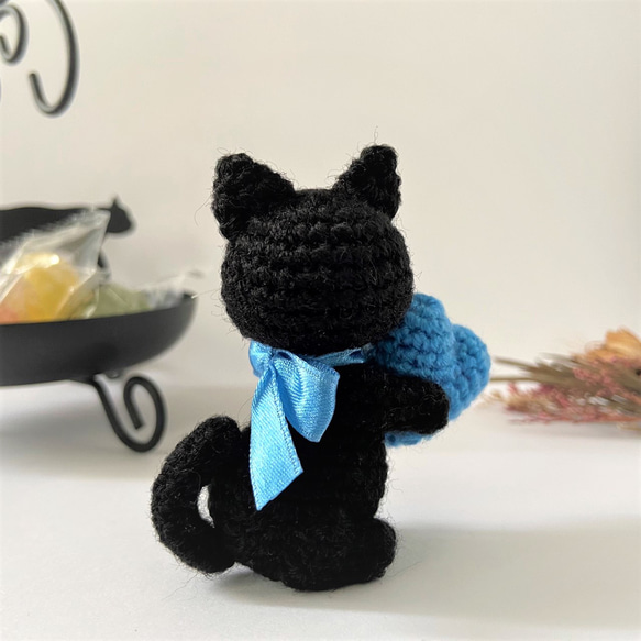 リボン黒猫の選べるハート♡スカイブルー♡編みぐるみ☆受注製作品 6枚目の画像