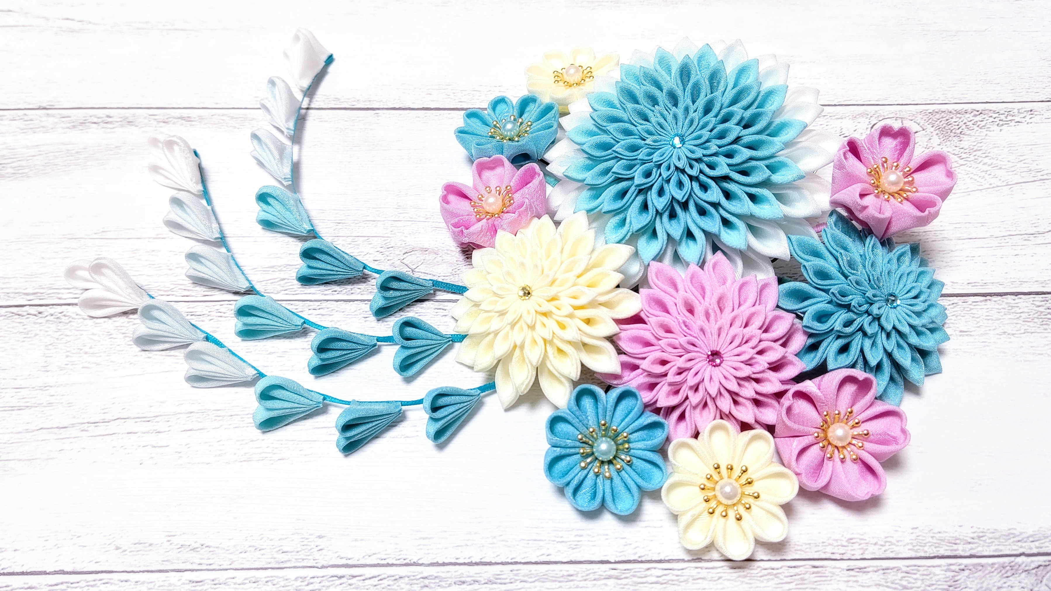 つまみ細工の髪飾り ヘアコームとＵピン １２点セット【エメラルドグリーン･クリーム色･ピンク】