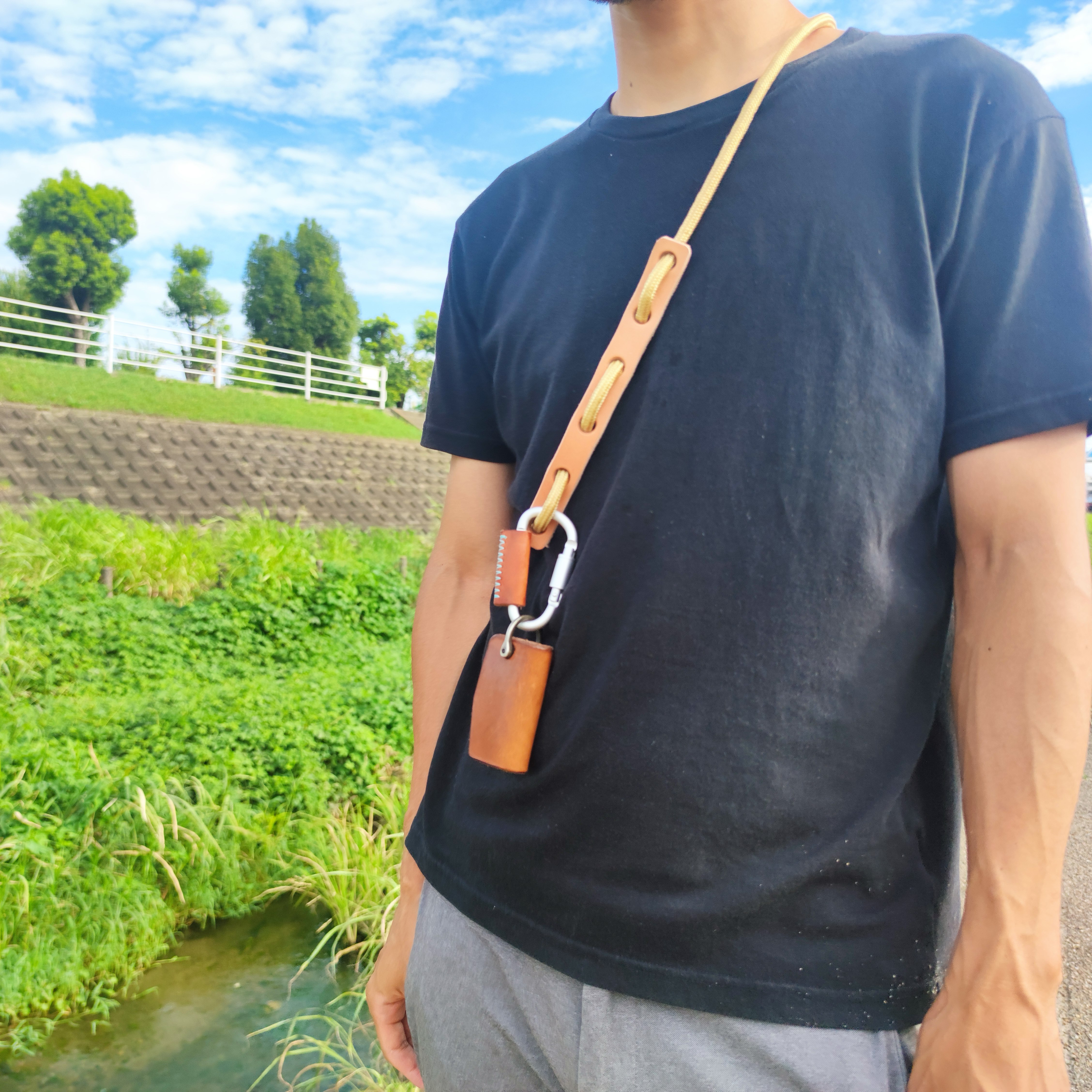 極太　本革ヌメ革xクライミングロープのスマホストラップ　カスタアタッチーストラップ　肩掛け　iPhone Android