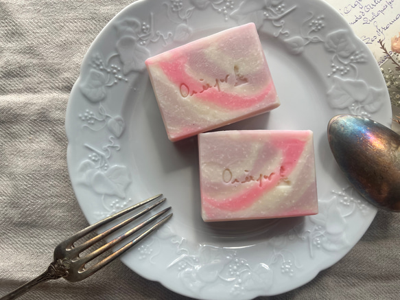 【人気No.3】イランイラン石鹸　Aimé Soap  エメ　手作り石鹸 ハンドメイド石鹸　ピンク　雑貨石鹸【1個】 4枚目の画像