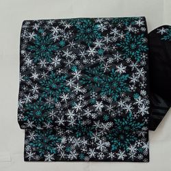 週末セール❤️ 新品未使用正絹　名古屋帯 雪の結晶　クリスマス 正絹名古屋帯 ちりめん ステンシル 雪の結晶 雪のシーズンに又