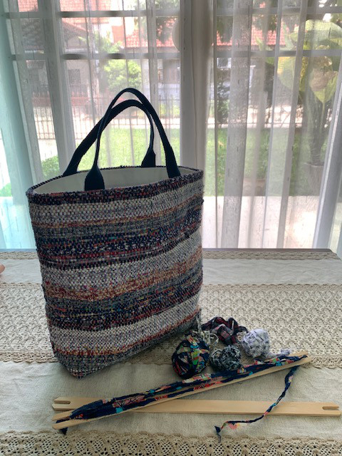 手織りの裂織布のトートバッグ(2色) トートバッグ 梢 通販｜Creema(クリーマ)