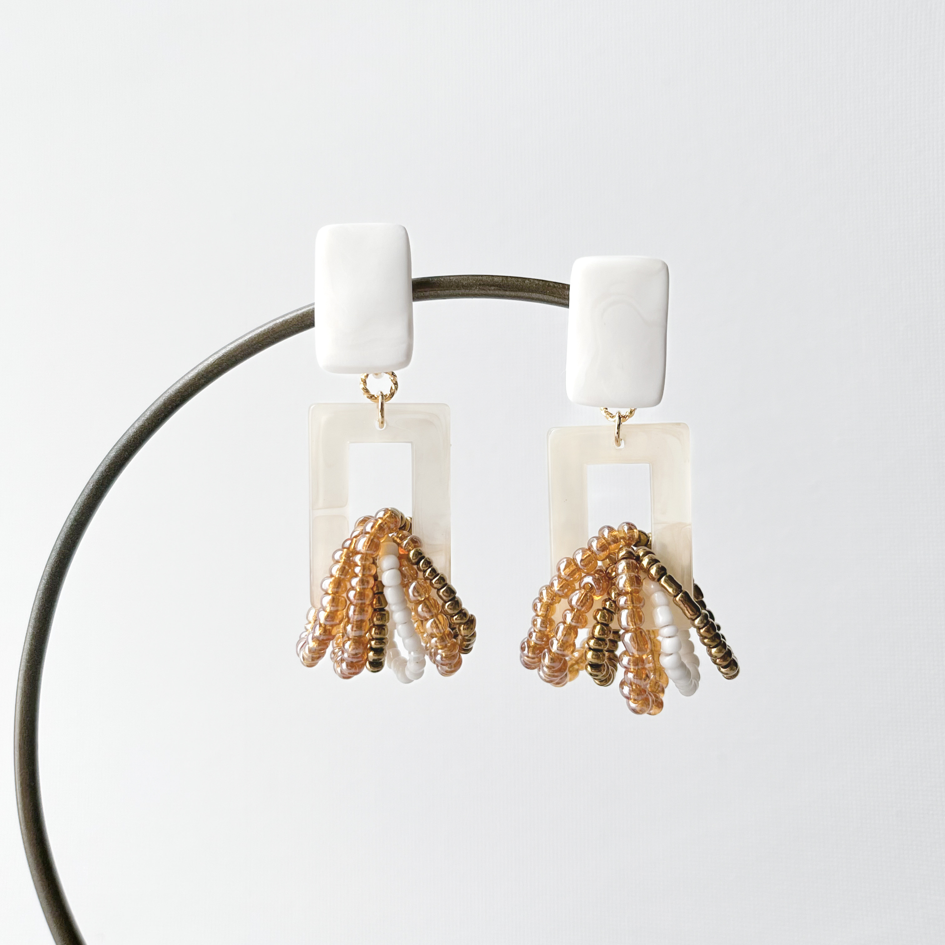 ポリマークレイ × スクエアビジュー costume jewelry イヤリング -white-