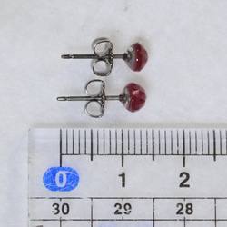 （獨一無二的商品）紅寶石玫瑰切割耳釘（5 毫米，鈦耳釘） 第5張的照片