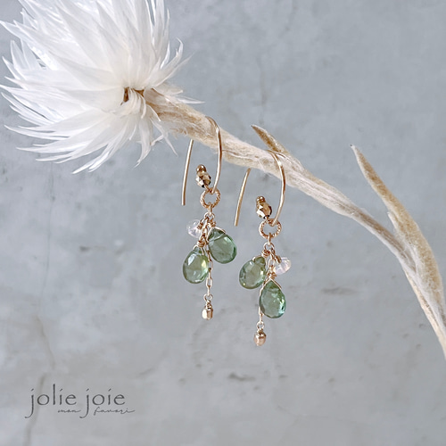 ホワイトジェードとブルーアパタイトのピアス 14kgf 14kgf☆天然石