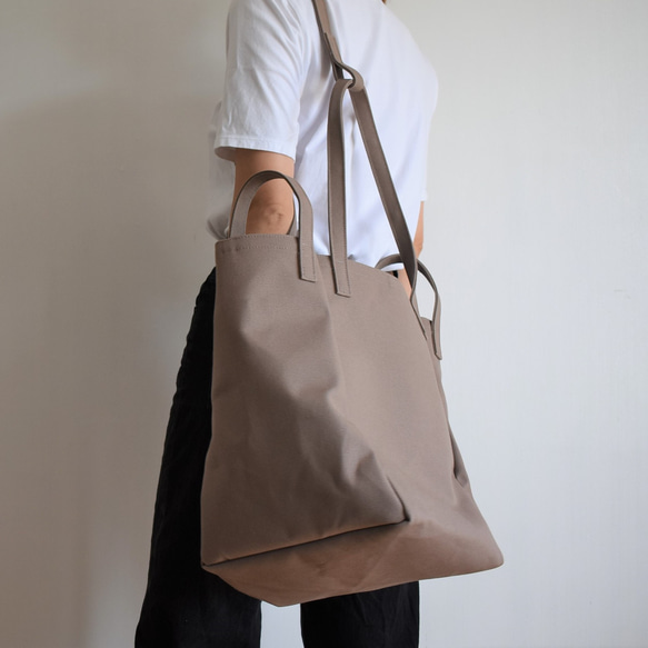 DROP SHOULDER TOTE BAG（マットブラウン） 4枚目の画像