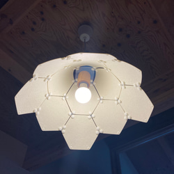 フェルト製ランプシェード　ペンダントライト　六角形　ホワイト 3枚目の画像