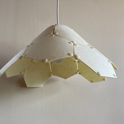 フェルト製ランプシェード　ペンダントライト　六角形　ホワイト 2枚目の画像