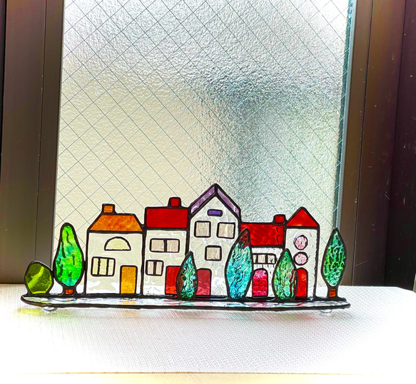 可愛いハウスの街並み　ステンドグラス 3枚目の画像