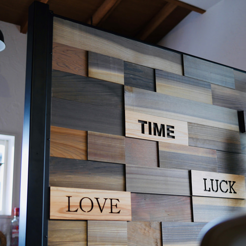 木製彫刻入りパーテーション（欄間） 厚み100ミリ!! 重厚感溢れる木地色の深彫り彫刻欄間 EZ1081ab 在庫(a:0