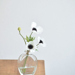 咲き続けるアネモネ(３輪＋蕾)オーバル風ガラス　マジカルウォーター　癒しのフラワーインテリア　アーティフィシャルフラワー 8枚目の画像